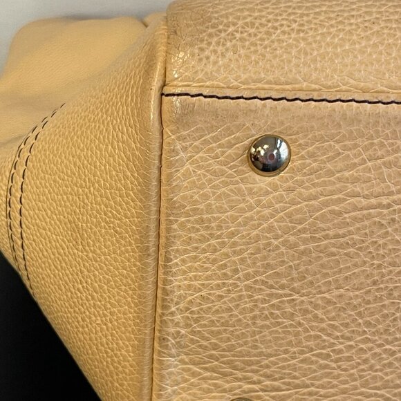 MCM Ivory Leather Shoulder Bag - Preowned - Picture 13 of 16